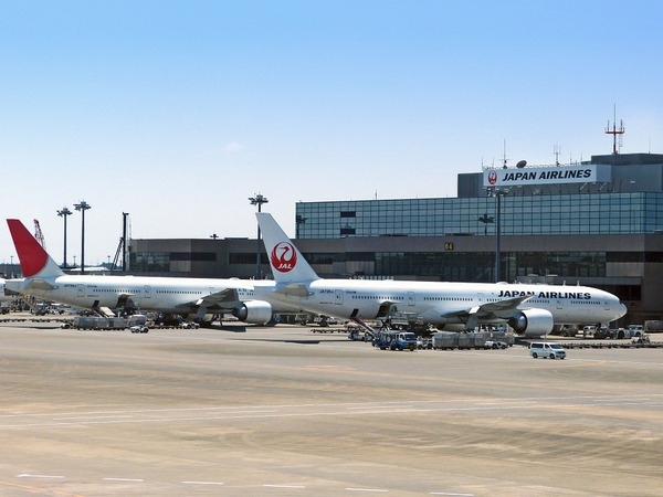 Доставка грузов самолетами Japan Airlines